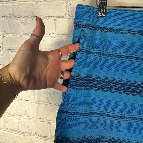 Patagonia Stretch Wavefarer Volley Shorts 16" Mens Medium Blue Striped Board - Picture 3 of 9